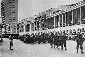 Desfile militar em Luanda